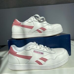 Reebok Club Memt Sneakers in White and Pink Safety Composite Toe 9W